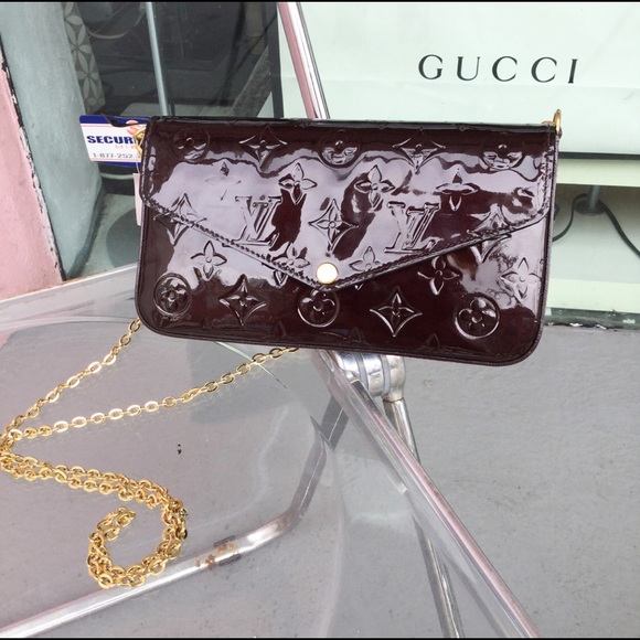 lv pochette felicie vernis